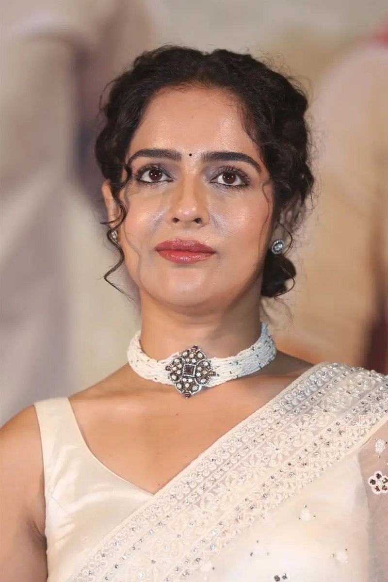 Malvi Malhotra In White Saree at Tiragabadara Saami Movie Press Meet